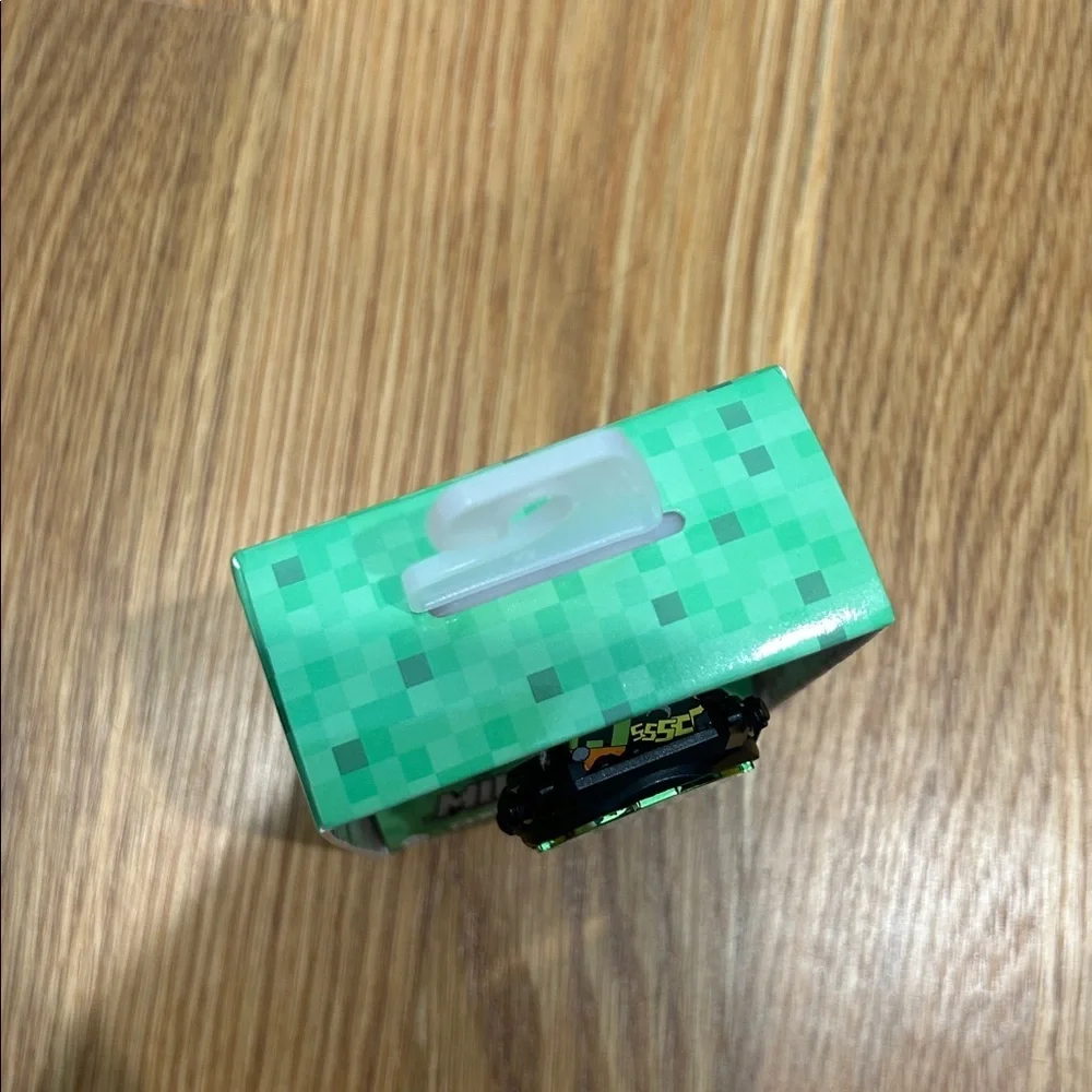 Minecraft Kids Flashing LCD Watch Green and Black New in box